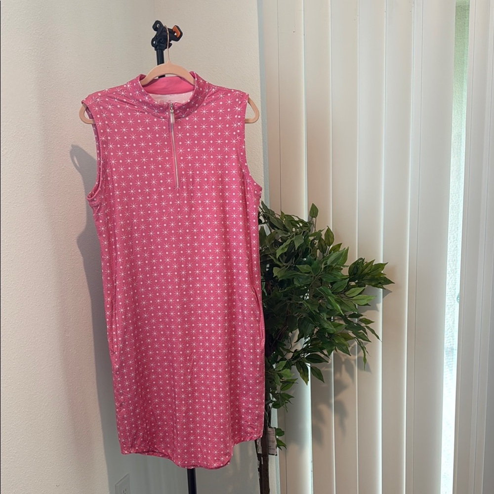 Pink Sleeveless Golf Dress with Star Pattern